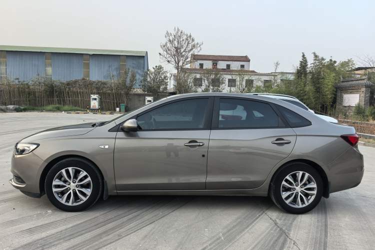 Used Buick GT 2021 1.3T Automatic Mild Hybrid Elite Version Exterior 2