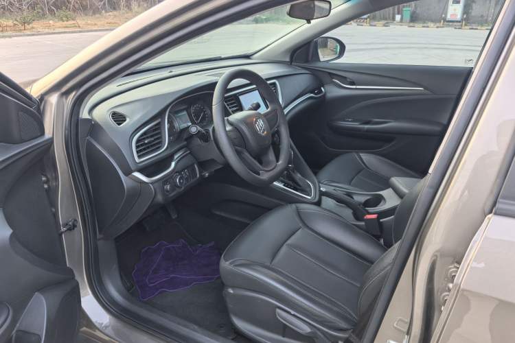 Used Buick GT 2021 1.3T Automatic Mild Hybrid Elite Version Interior 4