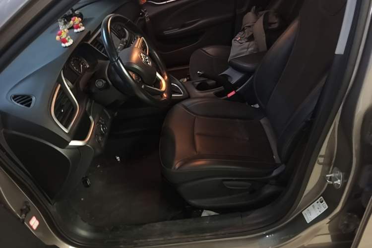 Used Buick GT 2021 1.3T Automatic Mild Hybrid Elite Version Left Front Seat