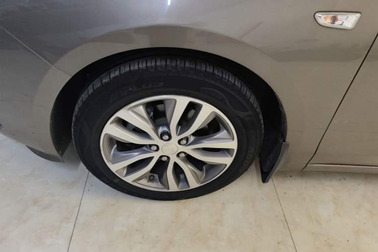 Used Buick GT 2021 1.3T Automatic Mild Hybrid Elite Version Left Front Wheel Hub