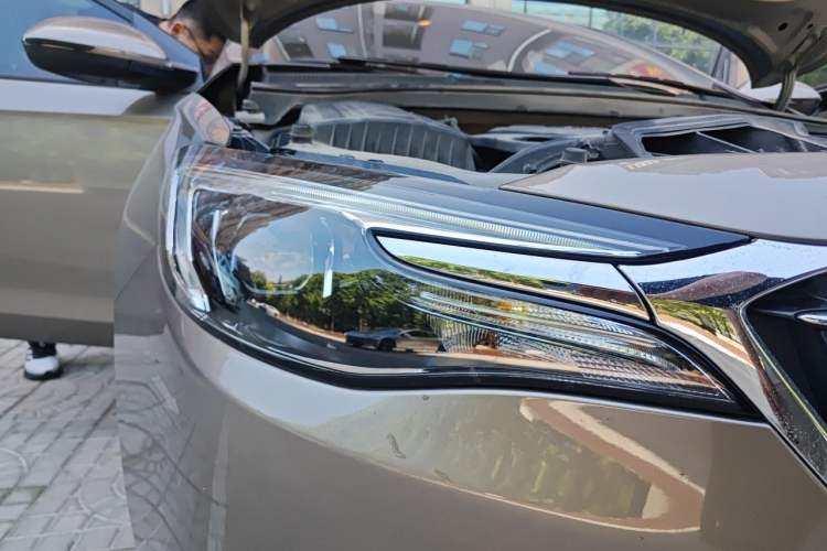 Used Buick GT 2021 Exemplar 1.5L Automatic Elite Version Right Front Headlight