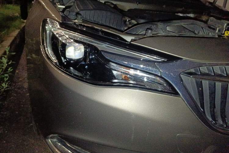 Used Buick GT 2021 Revised Version Flagship 1.5L Automatic Elite Edition Right Front Headlight