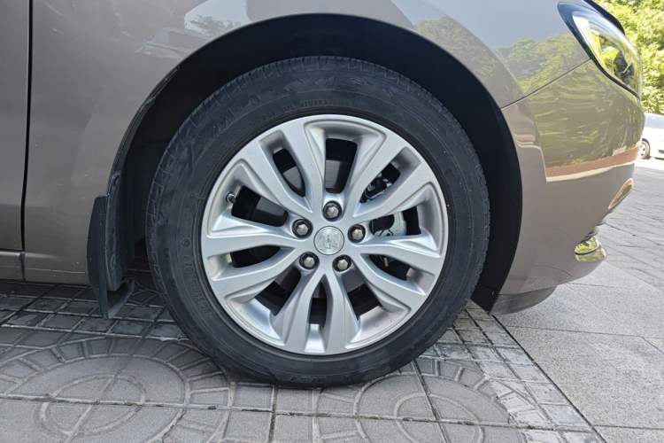 Used Buick GT 2021 Exemplar 1.5L Automatic Elite Version Right Front Wheel Hub