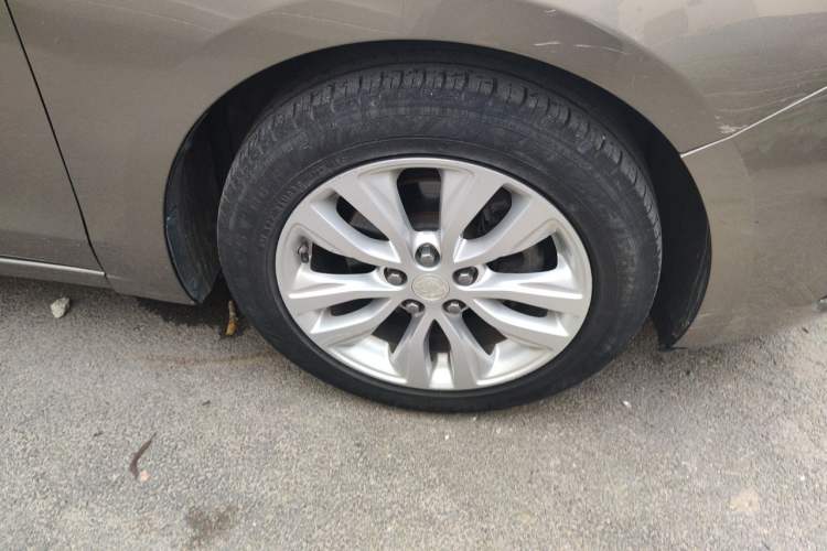 Used Buick GT 2021 Revised Version Flagship 1.5L Automatic Elite Edition Right Front Wheel Hub