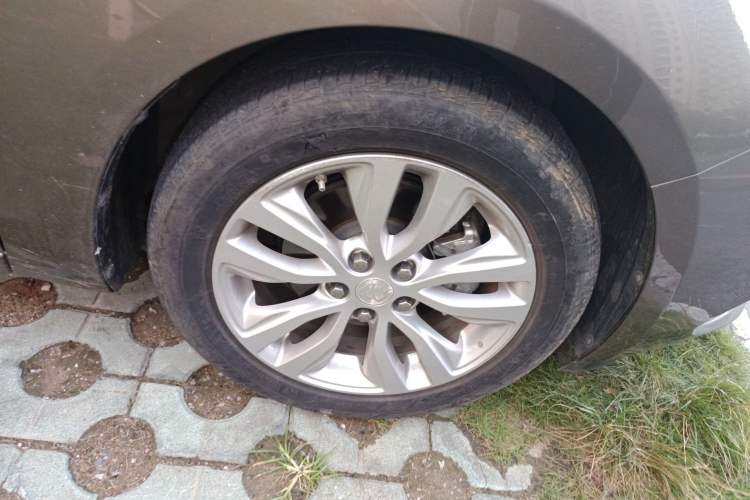 Used Buick GT 2021 Revised Version Flagship 1.5L Automatic Elite Edition Right Front Wheel Hub