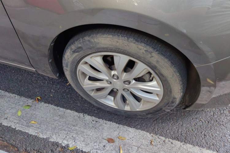 Used Buick GT 2021 Exemplar 1.5L Automatic Entry-Level Trim Right Front Wheel Hub
