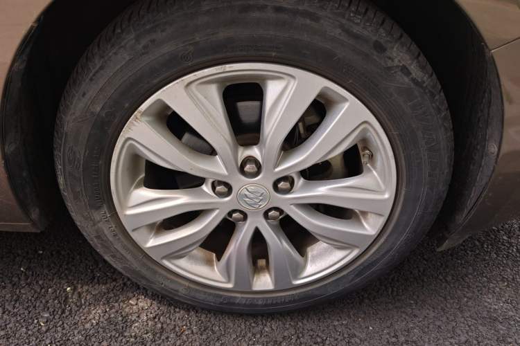 Used Buick GT 2021 Revised Version Flagship 1.5L Automatic Elite Edition Right Front Wheel Hub