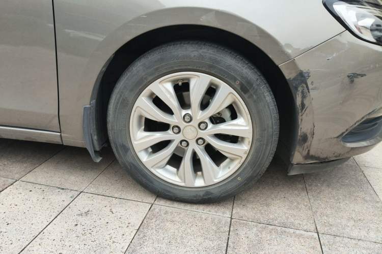 Used Buick GT 2021 Exemplar 1.5L Automatic Elite Version Right Front Wheel Hub