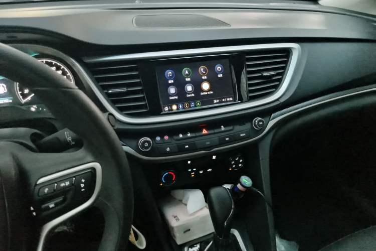 Used Buick GT 2021 Revised Version Flagship 1.5L Automatic Elite Edition Audio And AC Panel