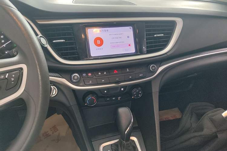 Used Buick GT 2021 Revised Version Flagship 1.5L Automatic Elite Edition Audio And AC Panel
