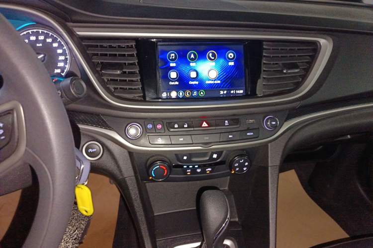 Used Buick GT 2021 Revised Version Flagship 1.5L Automatic Elite Edition Audio And AC Panel