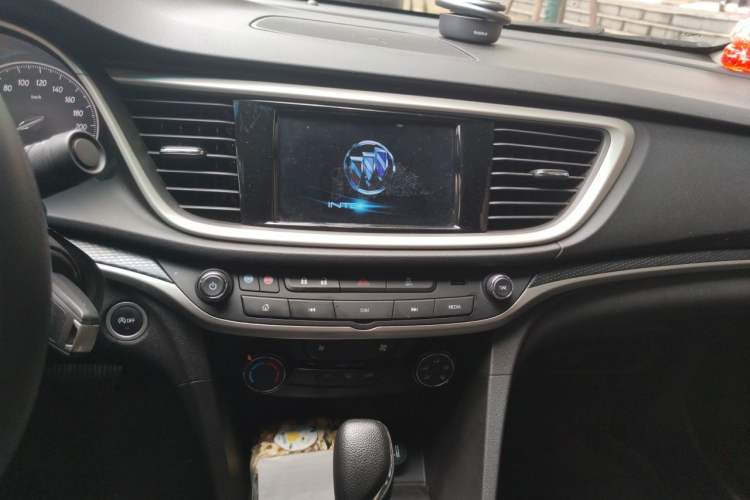 Used Buick GT 2021 Revised Version Flagship 1.5L Automatic Elite Edition Audio And AC Panel