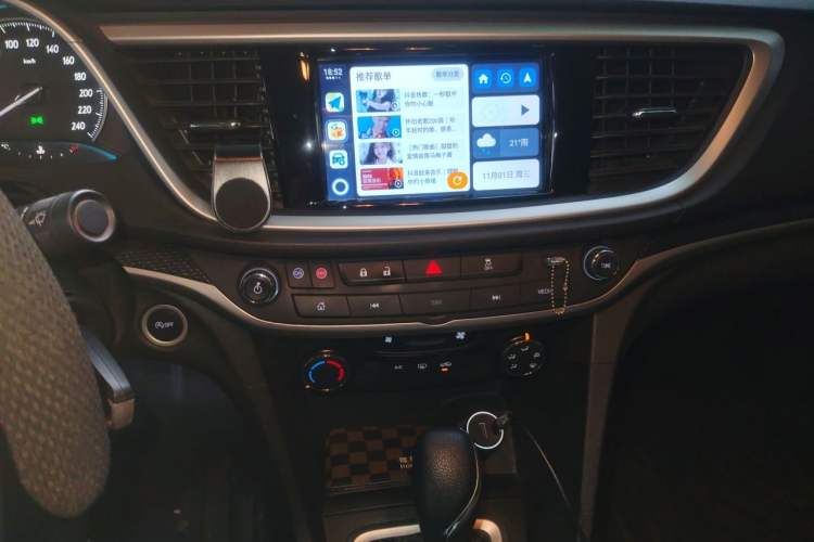Used Buick GT 2021 Revised Version 1.3T Automatic Mild Hybrid Elite Edition Audio And AC Panel