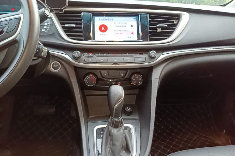 Used Buick GT 2021 Revised Version Flagship 1.5L Automatic Elite Edition Audio And AC Panel