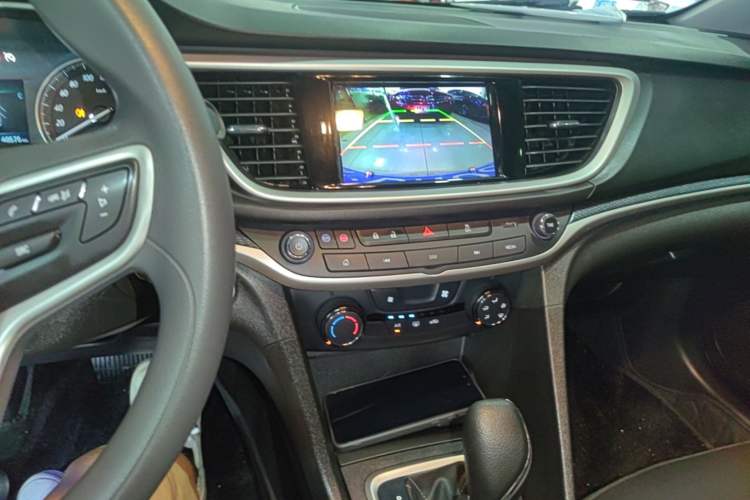 Used Buick GT 2021 Revised Version Flagship 1.5L Automatic Elite Edition Audio And AC Panel