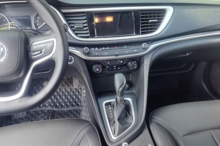 Used Buick GT 2021 Revised Version Flagship 1.5L Automatic Elite Edition Audio And AC Panel