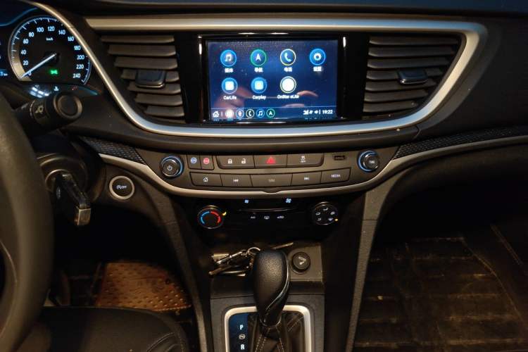 Used Buick GT 2021 Revised Version Flagship 1.5L Automatic Elite Edition Audio And AC Panel