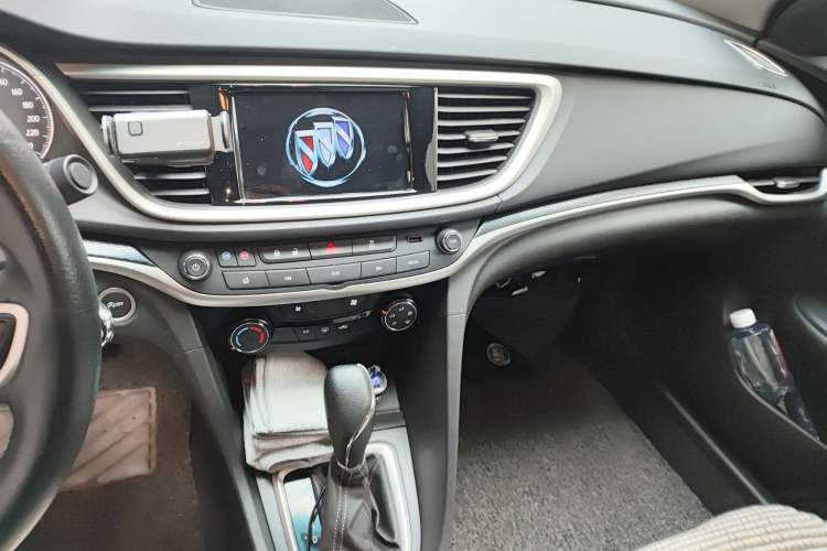 Used Buick GT 2021 Revised Version Flagship 1.5L Automatic Elite Edition Audio And AC Panel