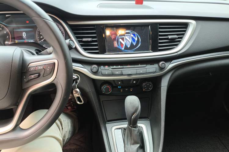 Used Buick GT 2021 Revised Version Flagship 1.5L Automatic Elite Edition Audio And AC Panel