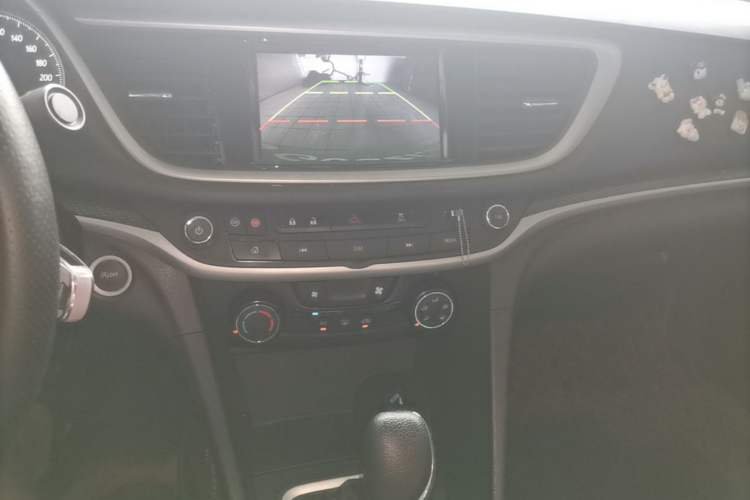 Used Buick GT 2021 Revised Version Flagship 1.5L Automatic Elite Edition Audio And AC Panel