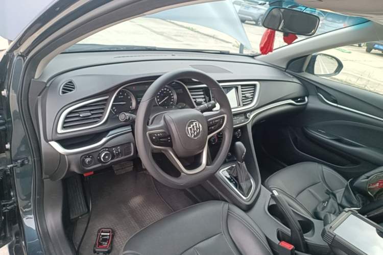 Used Buick GT 2021 Revised Version Flagship 1.5L Automatic Elite Edition Center Console
