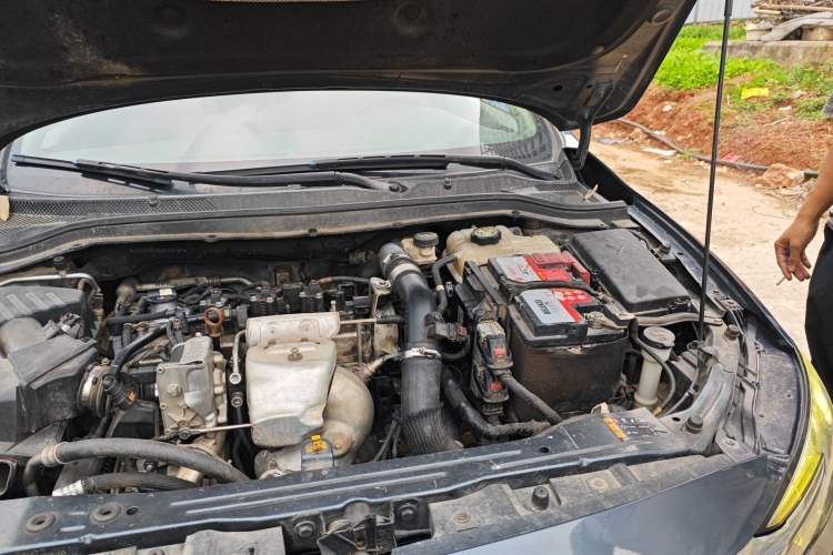 Used Buick GT 2021 1.3T Automatic Mild Hybrid Elite Version Engine Bay Left