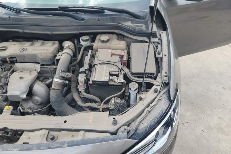 Used Buick GT 2021 Revised Version 1.3T Automatic Mild Hybrid Elite Edition Engine Bay Left