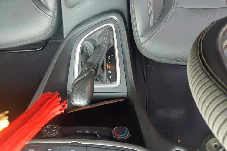Used Buick GT 2021 Revised Version Flagship 1.5L Automatic Elite Edition Gear Lever