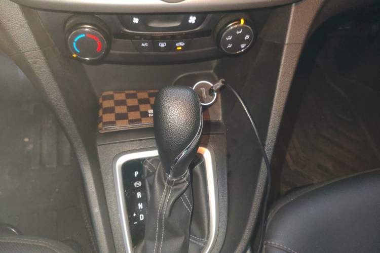 Used Buick GT 2021 Revised Version 1.3T Automatic Mild Hybrid Elite Edition Gear Lever