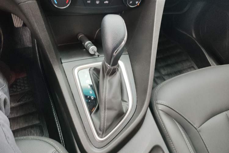 Used Buick GT 2021 Revised Version 1.3T Automatic Mild Hybrid Elite Edition Gear Lever