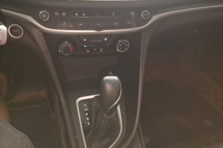 Used Buick GT 2021 Revised Version Flagship 1.5L Automatic Elite Edition Gear Lever