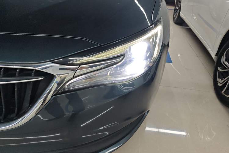 Used Buick GT 2021 Revised Version Flagship 1.5L Automatic Elite Edition Left Front Headlight
