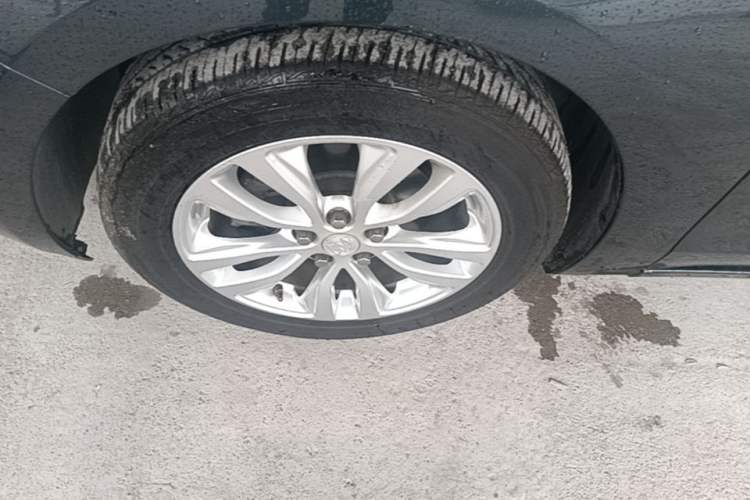Used Buick GT 2021 Revised Version Flagship 1.5L Automatic Elite Edition Left Front Wheel Hub