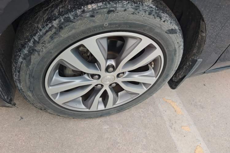 Used Buick GT 2021 Revised Version 1.3T Automatic Mild Hybrid Elite Edition Left Front Wheel Hub
