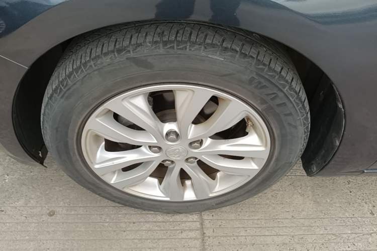 Used Buick GT 2021 Revised Version Flagship 1.5L Automatic Elite Edition Left Front Wheel Hub