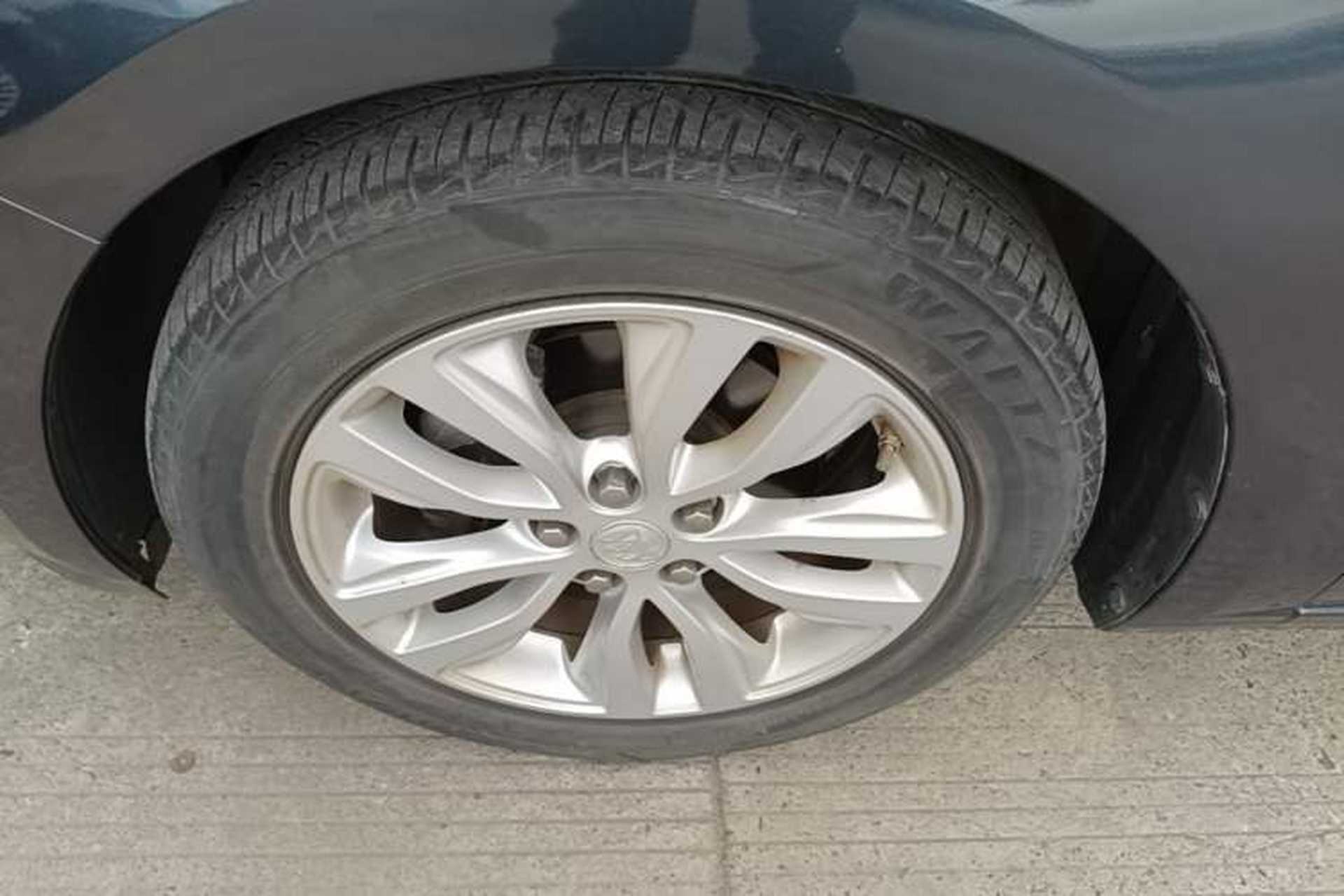 Used Buick GT 2021 Revised Version Flagship 1.5L Automatic Elite Edition Left Front Wheel Hub