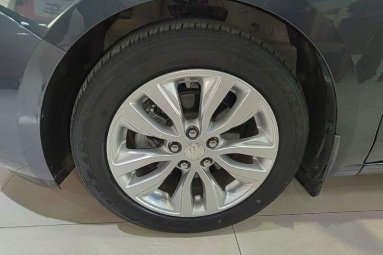 Used Buick GT 2021 Revised Version Flagship 1.5L Automatic Elite Edition Left Front Wheel Hub