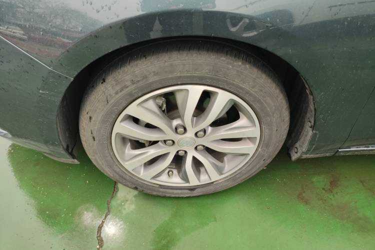 Used Buick GT 2021 Revised Version 1.3T Automatic Mild Hybrid Elite Edition Left Front Wheel Hub