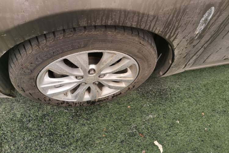 Used Buick GT 2021 Revised Version Flagship 1.5L Automatic Elite Edition Left Front Wheel Hub