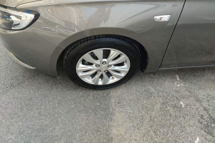 Used Buick GT 2021 Exemplar 1.5L Automatic Elite Version Left Front Wheel Hub