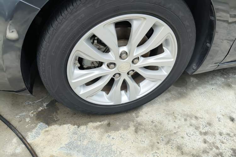 Used Buick GT 2021 Revised Version Flagship 1.5L Automatic Elite Edition Left Front Wheel Hub