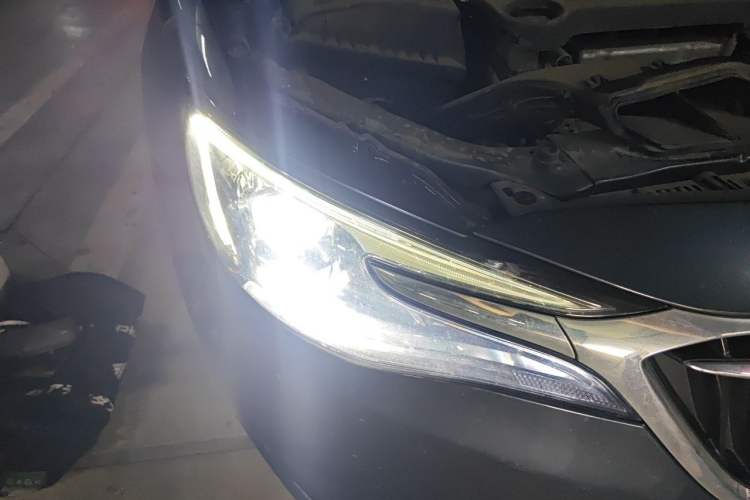 Used Buick GT 2021 Revised Version Flagship 1.5L Automatic Elite Edition Right Front Headlight