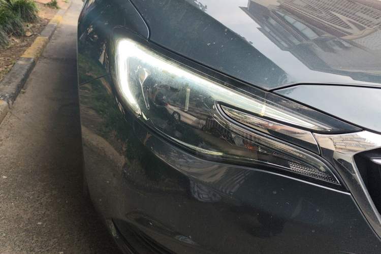 Used Buick GT 2021 Revised Version Flagship 1.5L Automatic Elite Edition Right Front Headlight