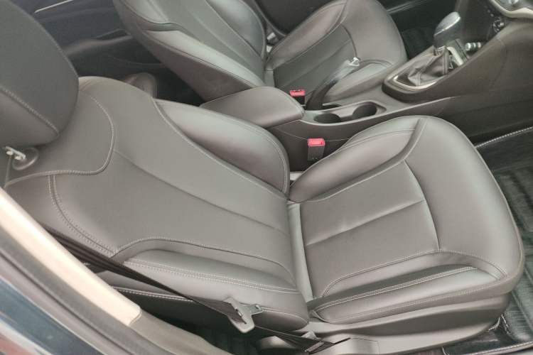 Used Buick GT 2021 Revised Version 1.3T Automatic Mild Hybrid Elite Edition Right Front Seat