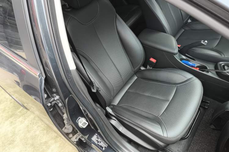 Used Buick GT 2021 Revised Version Flagship 1.5L Automatic Elite Edition Right Front Seat