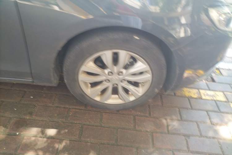 Used Buick GT 2021 Revised Version Flagship 1.5L Automatic Elite Edition Right Front Wheel Hub