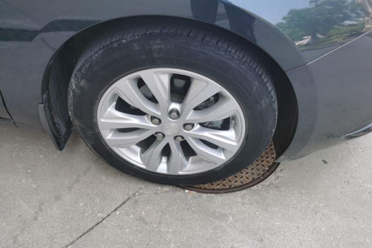 Used Buick GT 2021 Revised Version Flagship 1.5L Automatic Elite Edition Right Front Wheel Hub