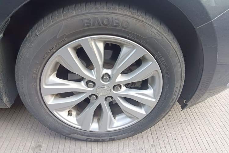 Used Buick GT 2021 Revised Version Flagship 1.5L Automatic Elite Edition Right Front Wheel Hub