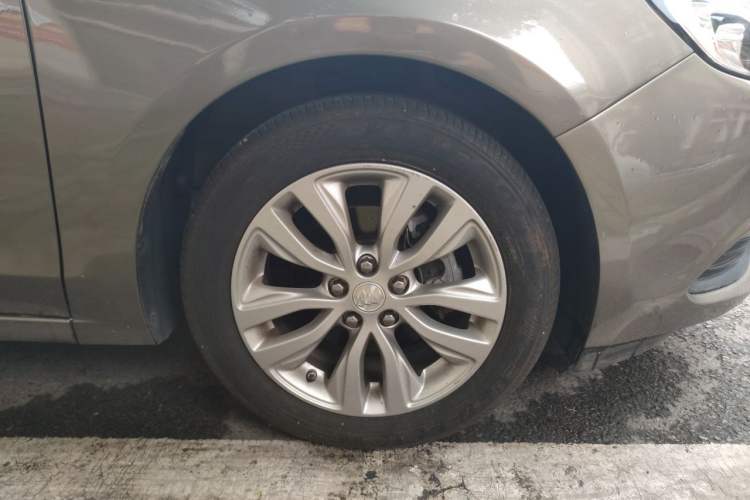 Used Buick GT 2021 Revised Version Flagship 1.5L Automatic Elite Edition Right Front Wheel Hub