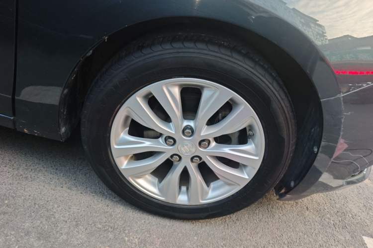 Used Buick GT 2021 Revised Version Flagship 1.5L Automatic Elite Edition Right Front Wheel Hub
